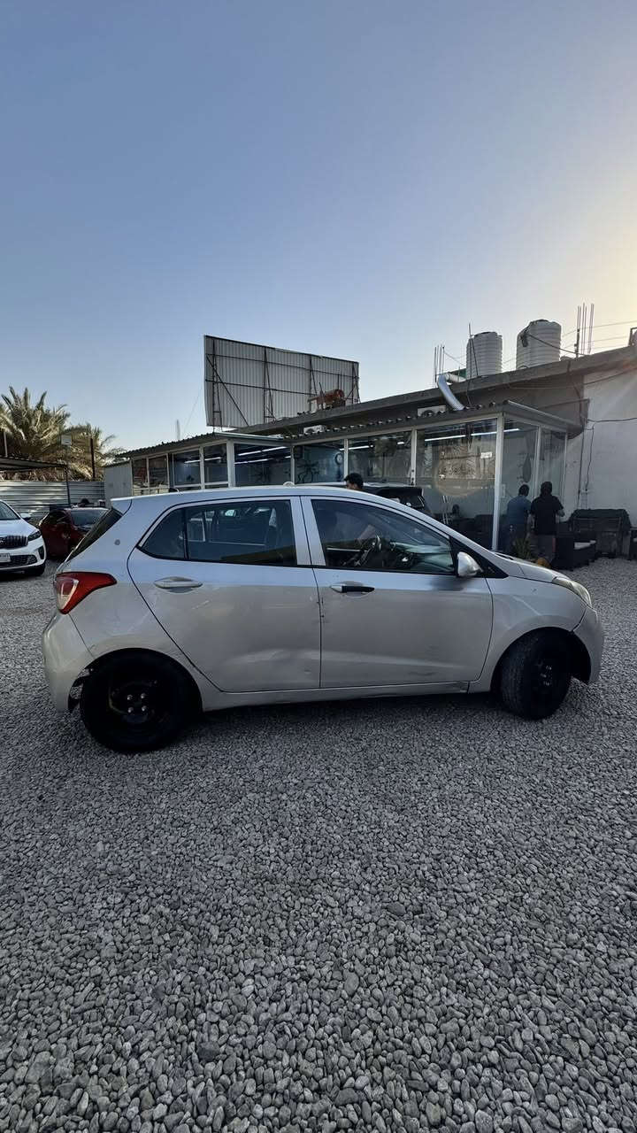 السلام عليكم 
هونداي i10    2015 

نظيفه كلش 

رقم بابل 

بأسمي 

السعر ٩٥

***********
