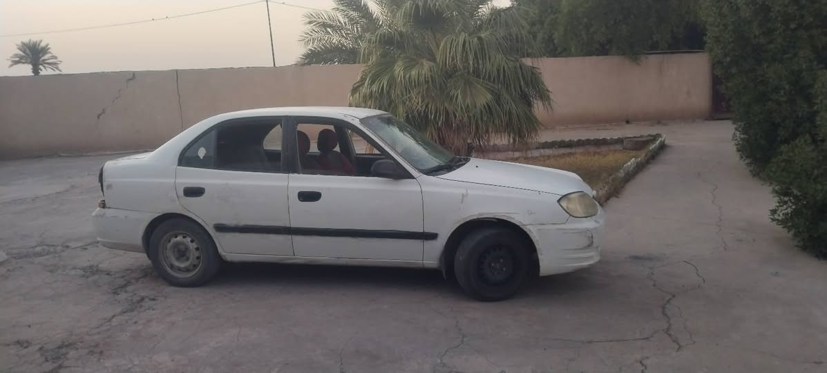 سلام عليكم اخوان اكسنت موديل 2004 مكفوله كير ومحرك  سياره مال مزاد وزاره الداخليه كلش نضيفه للبيع سعر 28 وبيه مجال ***********
