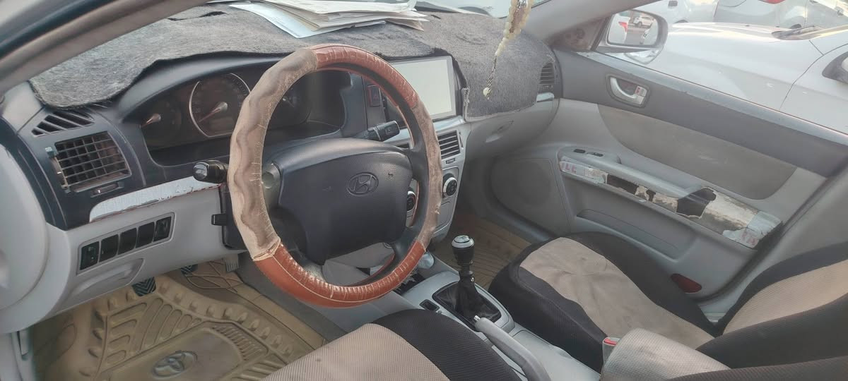 سوناتا مديل 6 محدث 10 للبيع كير مكينه تبريد كهرباءحداديه كله تمام كير عادي السياره رقمها صدامي  سعرها 70 او بيها مجال للاستفسار الاتصال على ***********
