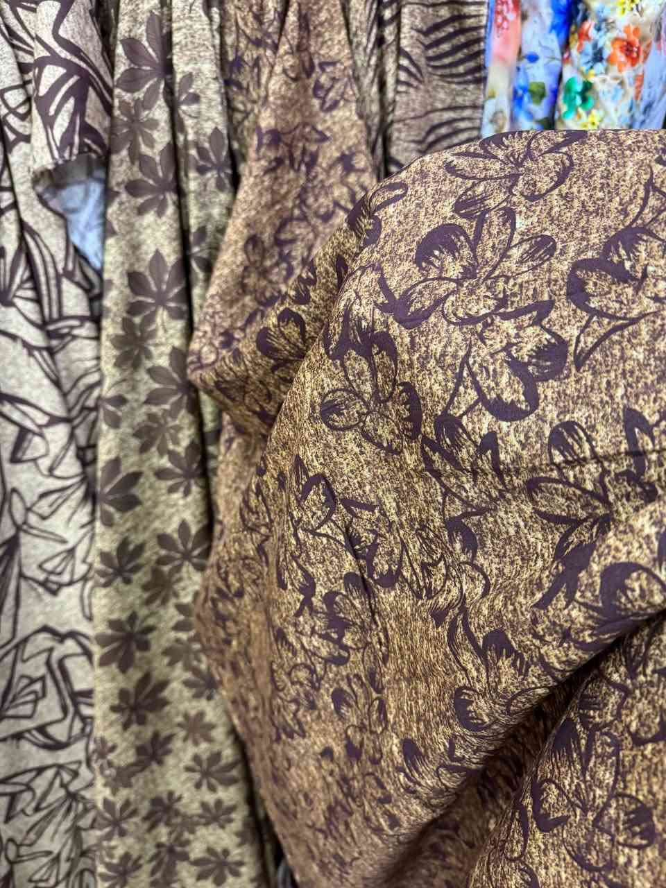 كشمير ايطالي صاجي قطني
نوعية اصلي نقشات مميزه 

سعر القطعه مترين ونص ب 7.000 فقط
توصيل جميع المحافضات 5.000


**إذا كنت صاحب هذا الإعلان وتريد حذفه لأي سبب، رجاءا أرسل رسالة إلى الدعم الفني**