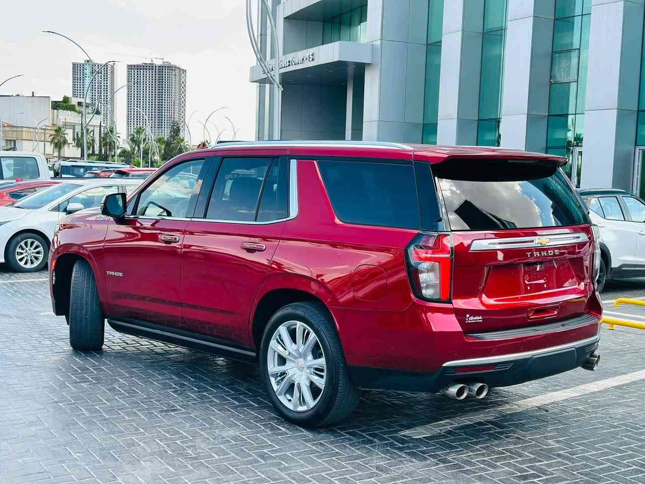 تاهو High country الموديل 2024 
المحرك 6200 فول فول مواصفات خاص
محرك 8 سلندر 

🟩 السعر  _  525 ورقة 
                   
 تخم تايرات و ويل بيلادي 
سيارة جديدة جدا وارد امريكي 
كلين تايتل ✅☑️✅
بدون ايرباك و صبغ و بارد و شخوط 
عداد المسافة   2   ألف  مايل فقط 
مابيها أي مصرف 
1- الفتحة بانوراما 
2- خمسة كاميرات +كامرةسحب عربانة 
3- رادارات امامية وخلفية وجانبية 
4- جكات ( صعود ونزول السياره )
5-  داخل جلد   
6- كوشنات تدفئة و تبريد وكهرباء
7- شاشات  الكترونيه
8- جميع الابواب بصمات 
9- شحن لاسلكي 
10- هوك سحب كهرباء 
12- داتاشو
داخل السياره عسلي بلادي
بعد بي هواي مواصفات 
☎️ للاتصال ☎️***********☎️***********
مكان السياره اربيل (معرض اربيل كارس )
