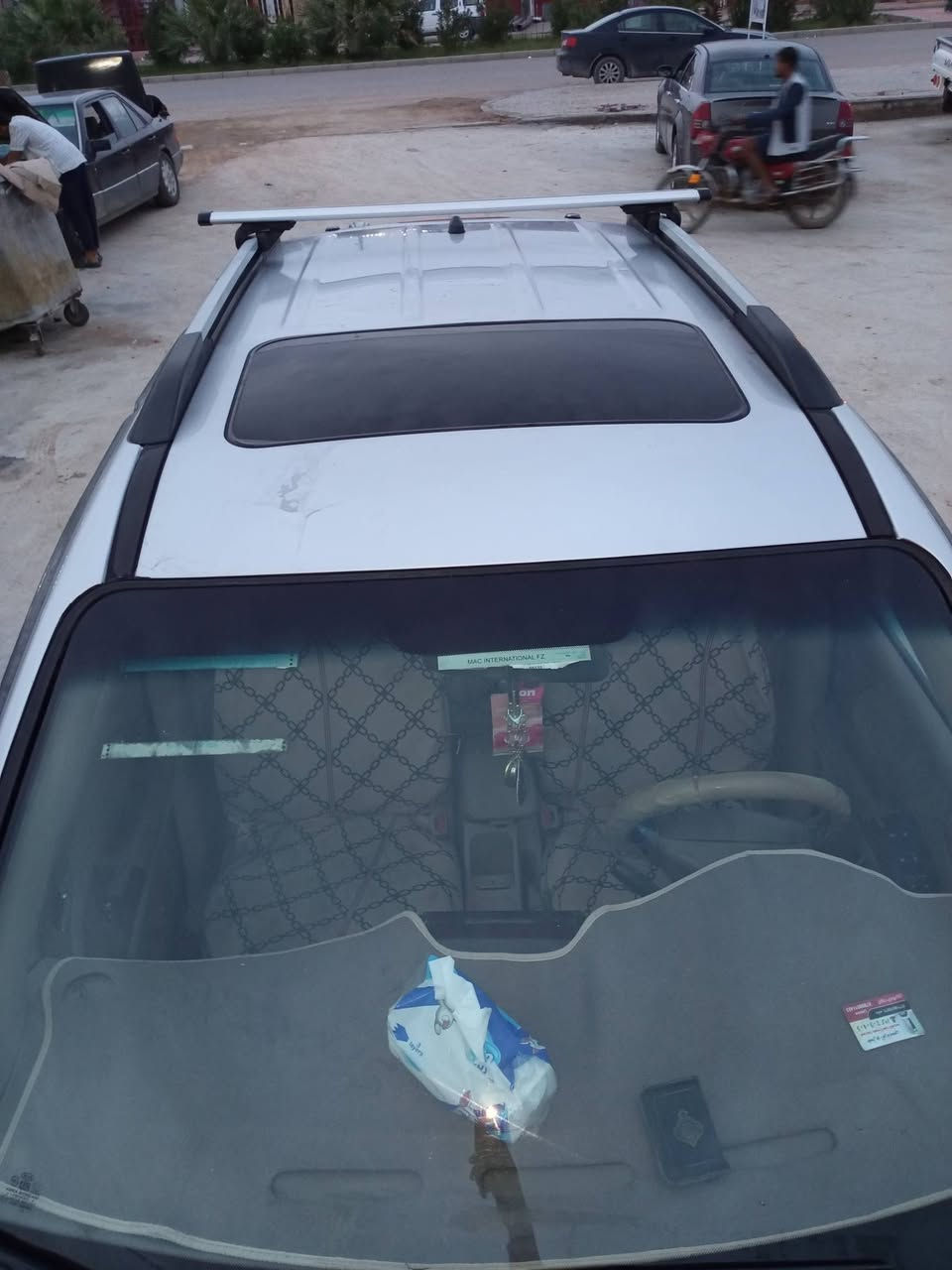 السلام عليكم ورحمة الله
كيا سبورتج 2009 
مكفوله من الصبغ والضربه 
لون سلفر 
بيهه جراد كلش بسيط 
كير مكينه توب 
السياره فول فتحه الداخل صاج 
السياره تك مو فور ويل
السيارة حلوه 
السعر 125 وبيهه مجال حك الجيه 
السياره باسمنه ثاني يوم نحول 
العنوان ميسان
علي الغربي 
***********
***********
