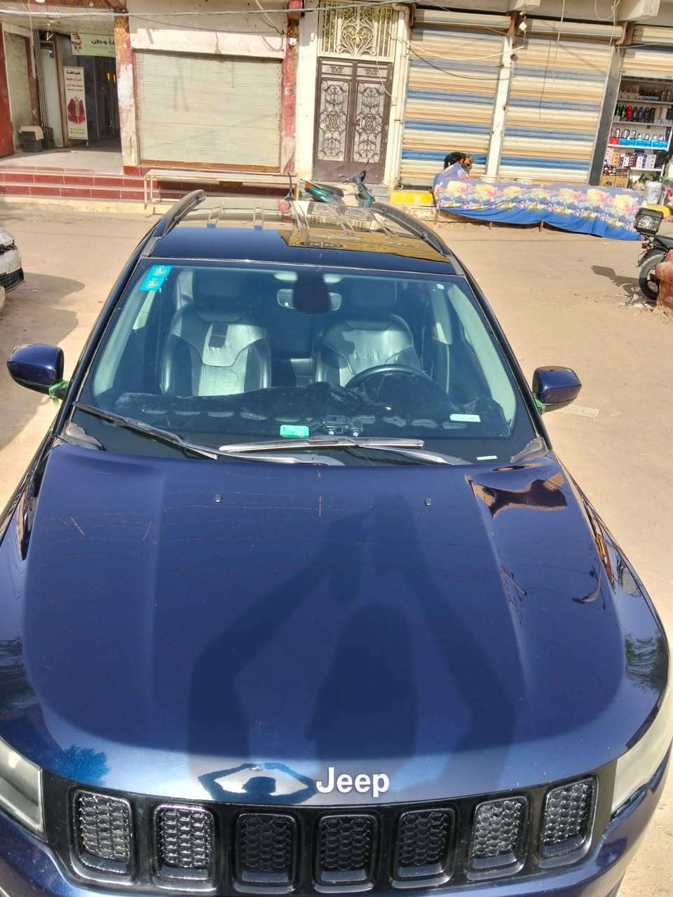سلام عليكم جيب كومباس موديل2019 
فور ويل 4x4
الون حبري مع قمارة سودة بلاك توب
فول مواصفات ماعدى البنراما 
مميزات السيارة 
كار بلاي مع شاشة كبيرة 
كشنات جلد مع تدفئة تبريد
 كامرة دوارة 
ادامة كاملة 
سستم صوت past
بصمة ابواب مع ترحيب 
تشغيل عن بعد 
تعتيم 
سايد بريك بصمة 
وضعيات القيادة 
مثبت سرعة 
رقم بصرة انكليزي جديد 
سنوية 2027 مشروع وطني تحول ثاني يوم
طخم تاير جديد
محرك 2400 مكفول 
كير 9 نمر مكفول 
تدفئة تبريد كفالة 
مكفولة من الصبغ
داخلة في حالة ممتازة
عدد المسارات 85 الف ميل 
حدادية 100% قبل كم يوم مبدلهاا صدر
السعر 122 وبيها مجال
العنوان البصرة 
متوفر واتساب ***********
حادث السيارة دعامية امامية ماواصل  الجاملغات ولا البنيد 
بيها بارد بالباب الراكب وبارد بالجاملغ الخلفي
