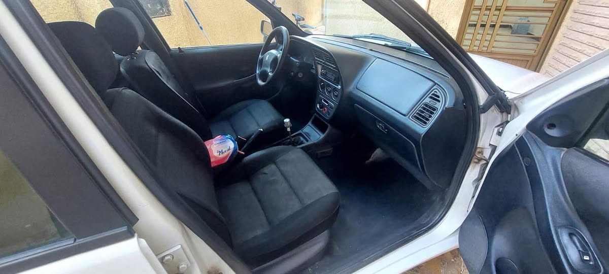 السلام عليكم للبيع
بيجو  306  جديده ماشيه 186 الف كيلو بيها بارد بسيط وهذا الحار الموضح بالصور بدون صبغ  
موديل ٢٠٠٢ باسمي رقم بغداد مشروع وطني حره
السعر ٥٥ وبيها مجال مكاني بغداد الامين الثانيه 
رقم الهاتف /***********
