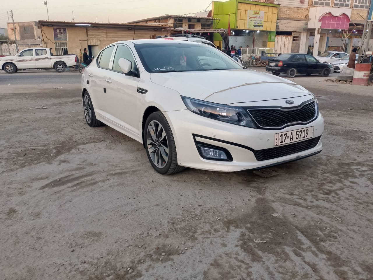 سلام عليكم وبتيمه خليجي مكينه ٢٠٠٠رقم مثني دولي مكانه بسماوه سياره جاهزه من كلشي مكفوله سعر خاص ترهم مروس مديل ١٤شكل ١٥  ***********
