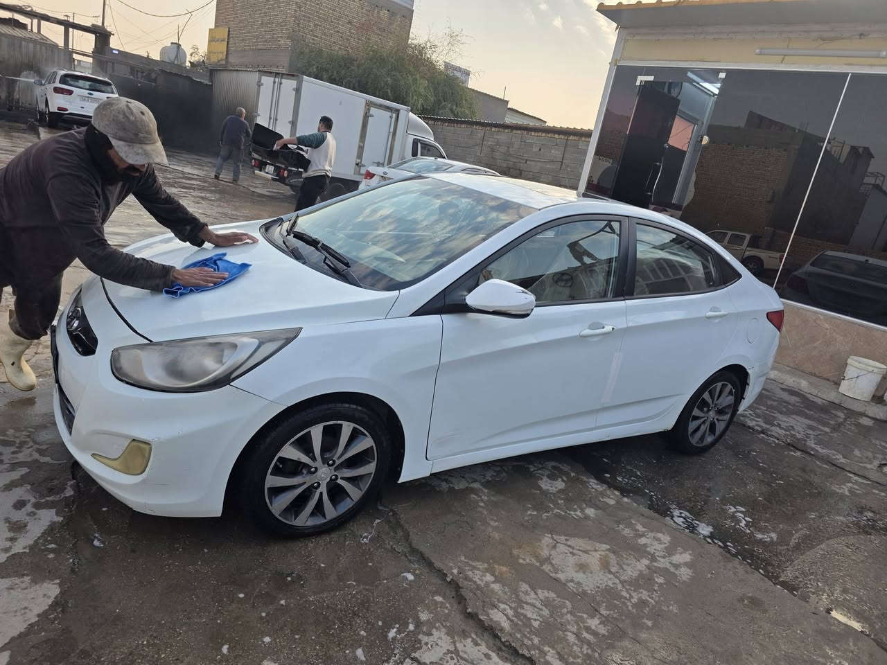 سلام عليكم اكسنت 2015 خليجي فول بيه 3 قطع صبغ اثر طخات السعر 95 بيه مجال قليل مكينه كير حداديه مشروطات مكاني ديوانيه حي الجامعة  رقمي ***********
