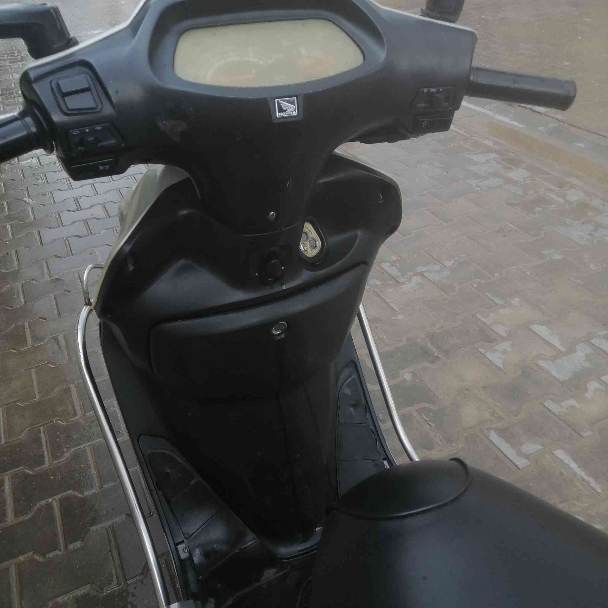 دراجه سبيسي للبيع لون رصاصي دراجه مكفوله منالطول للطول بشرط محرك جديد مامفتوح دراجه  اي نقص مابيه المكان كوت التواصل على هاذ الرقم ***********
