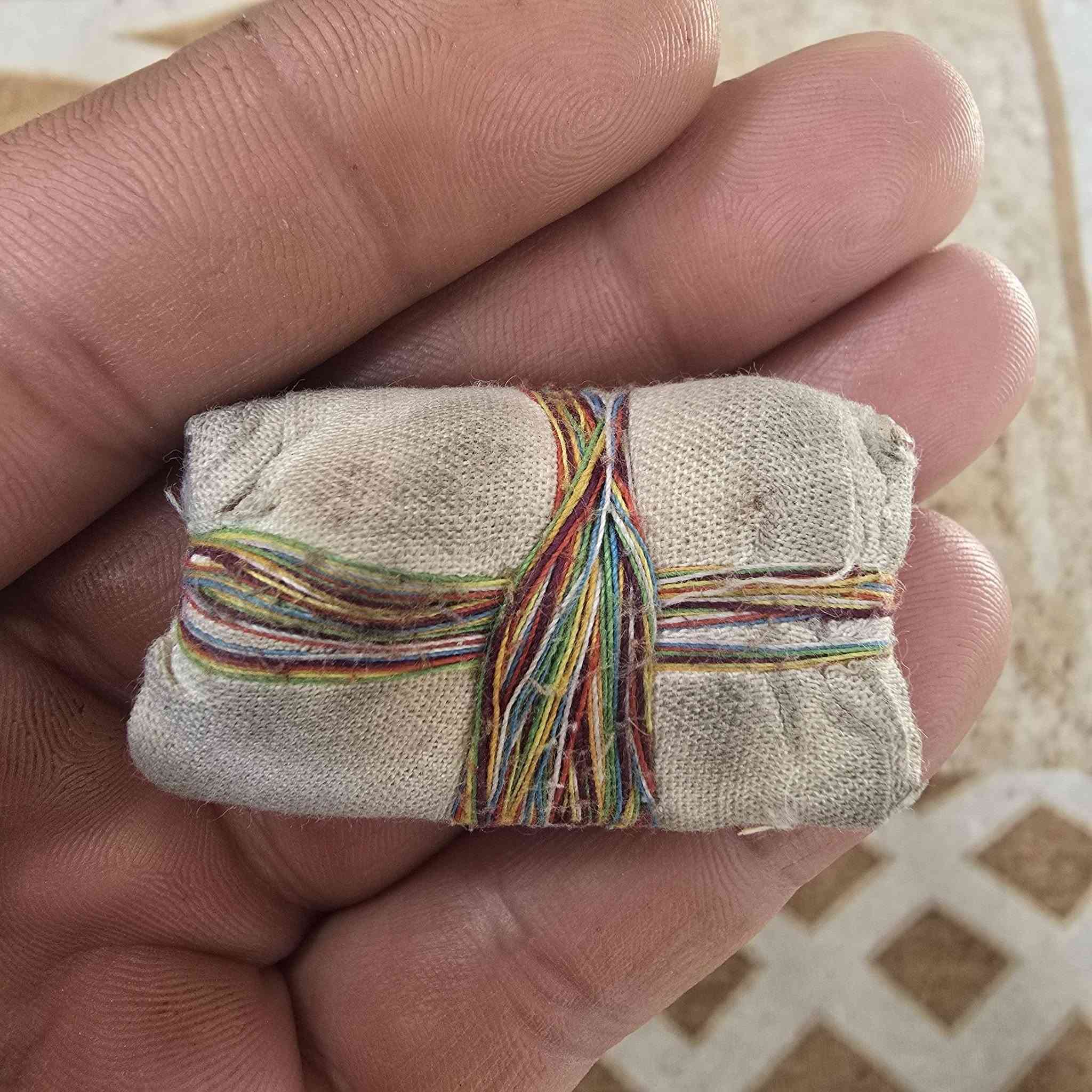 السلام عليكم عندي حجر هبهاب اصلي امانه الله ورسوله  والحيسن الشهيد شغله فول  سعره ٣٠٠الف  صار عندي ضرف واريد ابيعه  مكان بغداد


**إذا كنت صاحب هذا الإعلان وتريد حذفه لأي سبب، رجاءا أرسل رسالة إلى الدعم الفني**