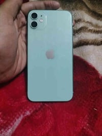 آيفون ١١عادي اللبيع السعر راسل الرقم واتساب أو انتصال٠٧٧١٢٩٧٣٦٤١