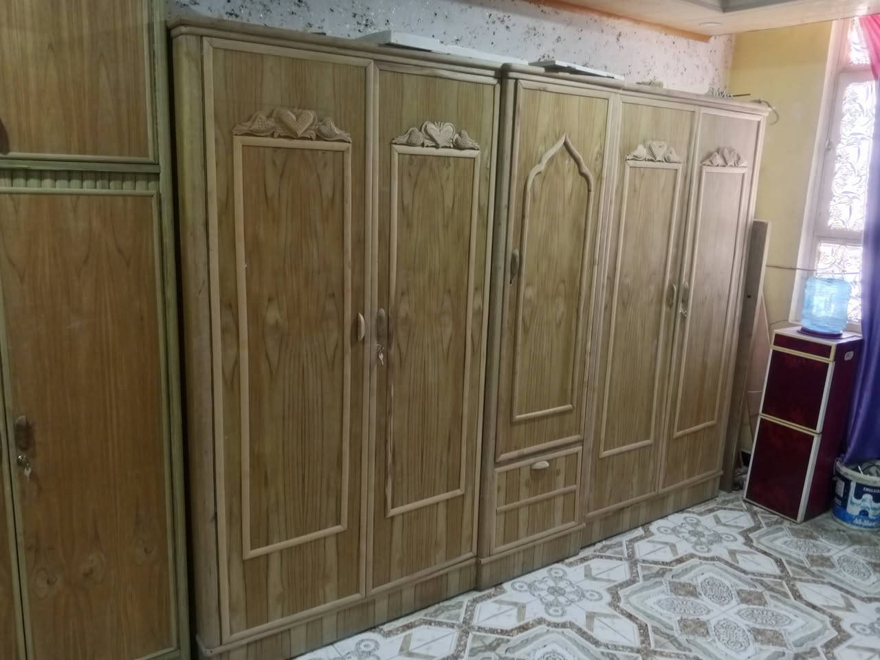 السلام عليكم للبيع جديده ما مصبوغه مكاني بابل الشراي يجي خاص او رقم تلفوني السعر 750 وبيها مجال قليل الغرفه ما مستعمله ***********/الغرفه صاج
