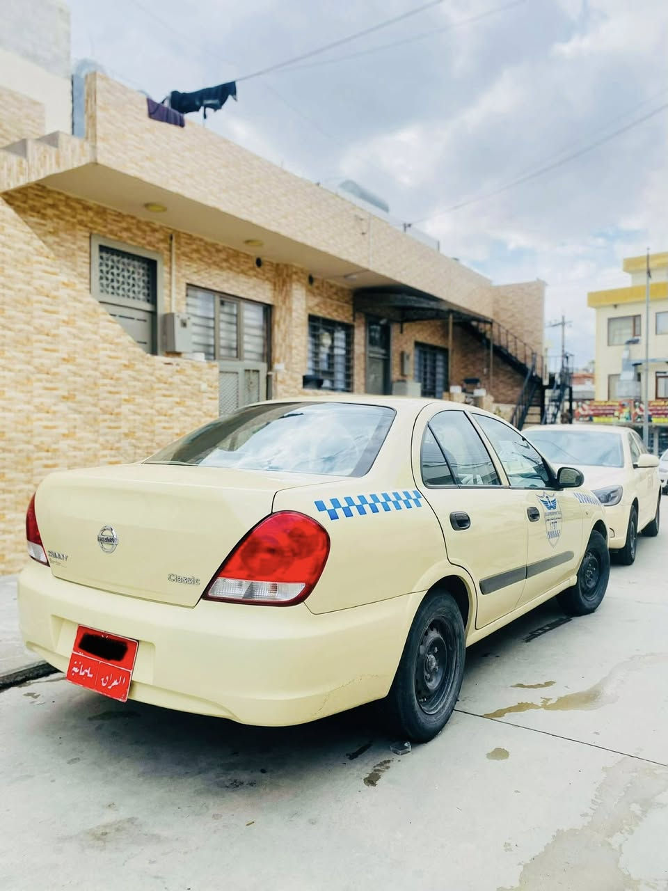 ***********
سەنی تەکسی بۆ فرۆشتن مۆدێل ٢٠١٠بێ بۆیاخ
سه نه وي تازه هاتي2028گيرو مه كينه به شه رات
گير عاديه تازه كلجو عينه گوراوه پيشو داو كه پسه به س شيتي به سيتي هه يه ليتو به گليتي بيلدايه 
سليمانيم سعريشي123گه لا
