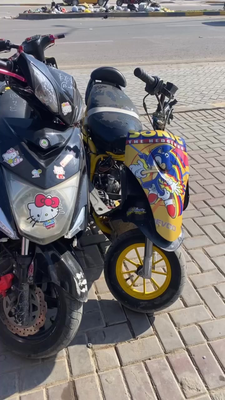 سلام وعليكم سكنس لد للبيع دراجه نضيفه مابيه اي نقص بيه بس الكلوبات عطلانه مالته بس مكاني بغداد غزاليه سعر ٨٥٠ وبيه مجال للشراي اي استفسار خاص او عل واتس ***********
