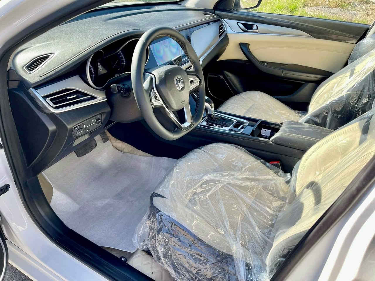 changan Eado 2019 
شانغان ئـیدۆ فول مواسفات
 بە س سلایت نیە بەسمە  ویلکەپ شاشە  بریک بە سمە کامیرا کامل حساس  ڤۆلیۆم مە کینە 16  هیجی نیە لۆکە هەمووشتیکی نویە سحری97 (***********) أربيل, العراق
