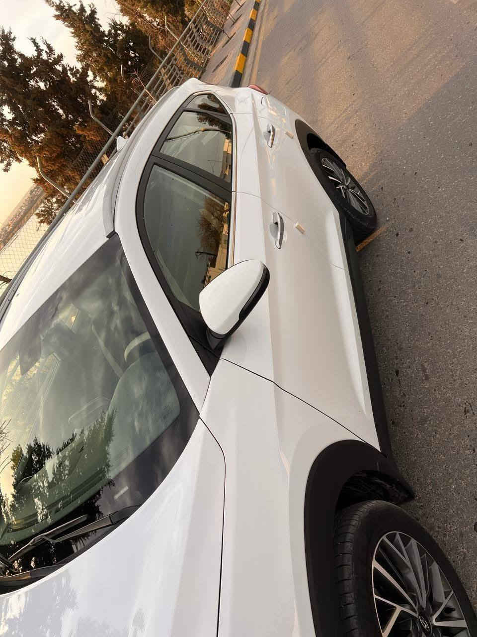 تكسون موديل 2020 للبيع 
بدون صبغ ( كفالة عامة)
ماشي 98 الف    
كوري 
بصمه 
كشنات كهربائي
تايرات جدد
دوشمة جديد جلد
تحكمات 
ثلاث وضعيات قيادة
حساسات امامي خلفي
اشاير بل مري
كير محرك شرط
رقم اربيل مسطرة 
سنوية جديدة هزة قبل شهرين انتهت
السيارة باسمي وشرط التحويل  ثاني يوم.
السعر 215 وبيها مجال قليل
موصل - حي فلسطين
للتواصل  *********** موصل, نينوى
