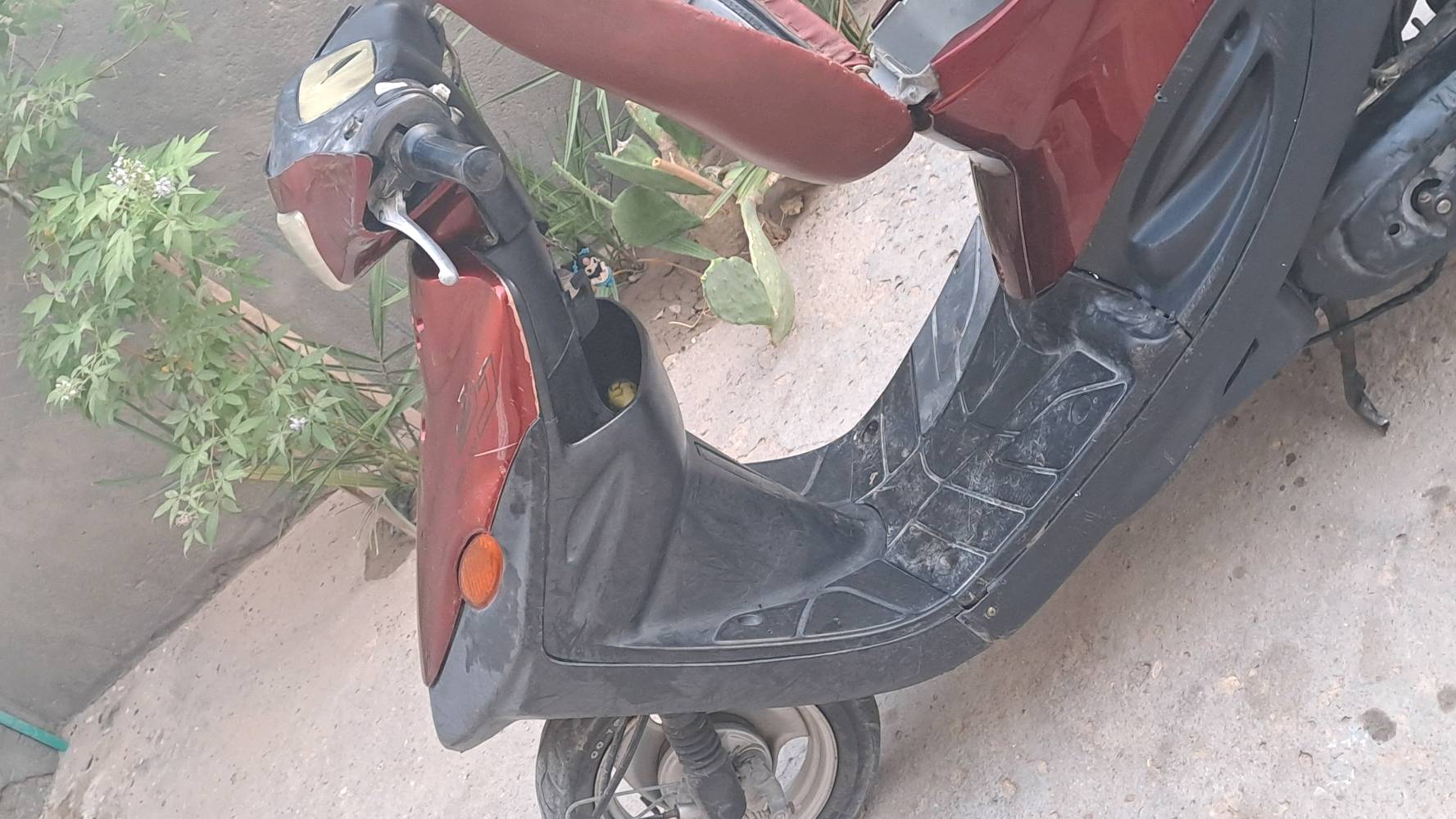 سلام عليكم دراجه تسعة زروف للبيع شغاله السعر 200 بيه مجال 
بصره / ***********