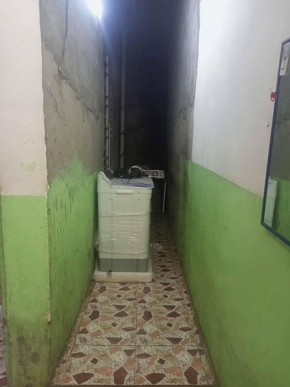 بيت للبيع 100متر للبيع خلف اسواق السراي باربع فروع ***********
