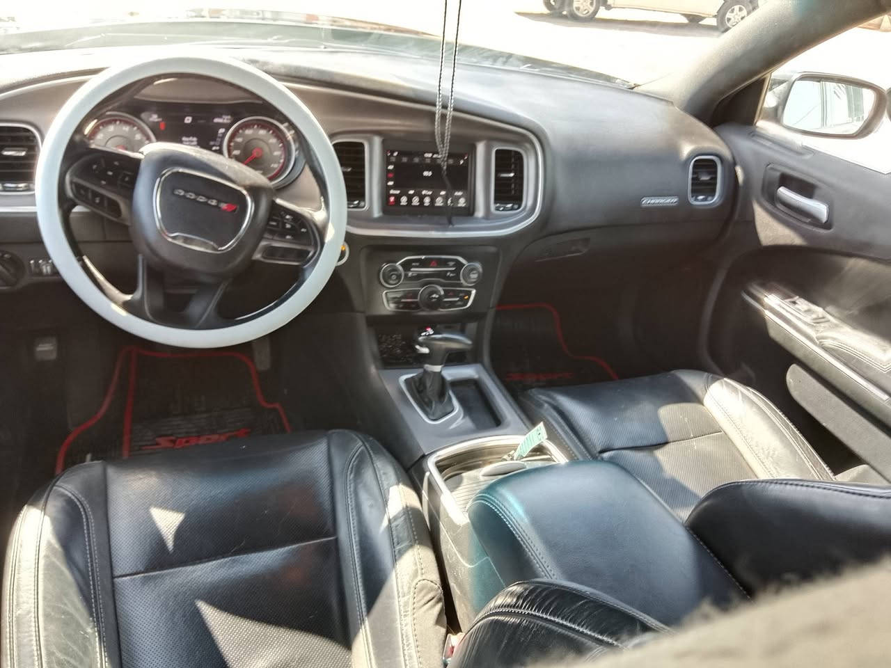 السلام عليكم
جارجر موديل ٢٠٢٢رقم اربيل بأسمي
السياره فول موصفات 
بيها 3قطع صبغ بدون دواخل السياره جاهزه هزه ورقم الجديد تحويل ثاني يوم 
السعر 220وبيها مجال قليل 
العنوان بغداد المحمودية 
رقم الهاتف 
***********
