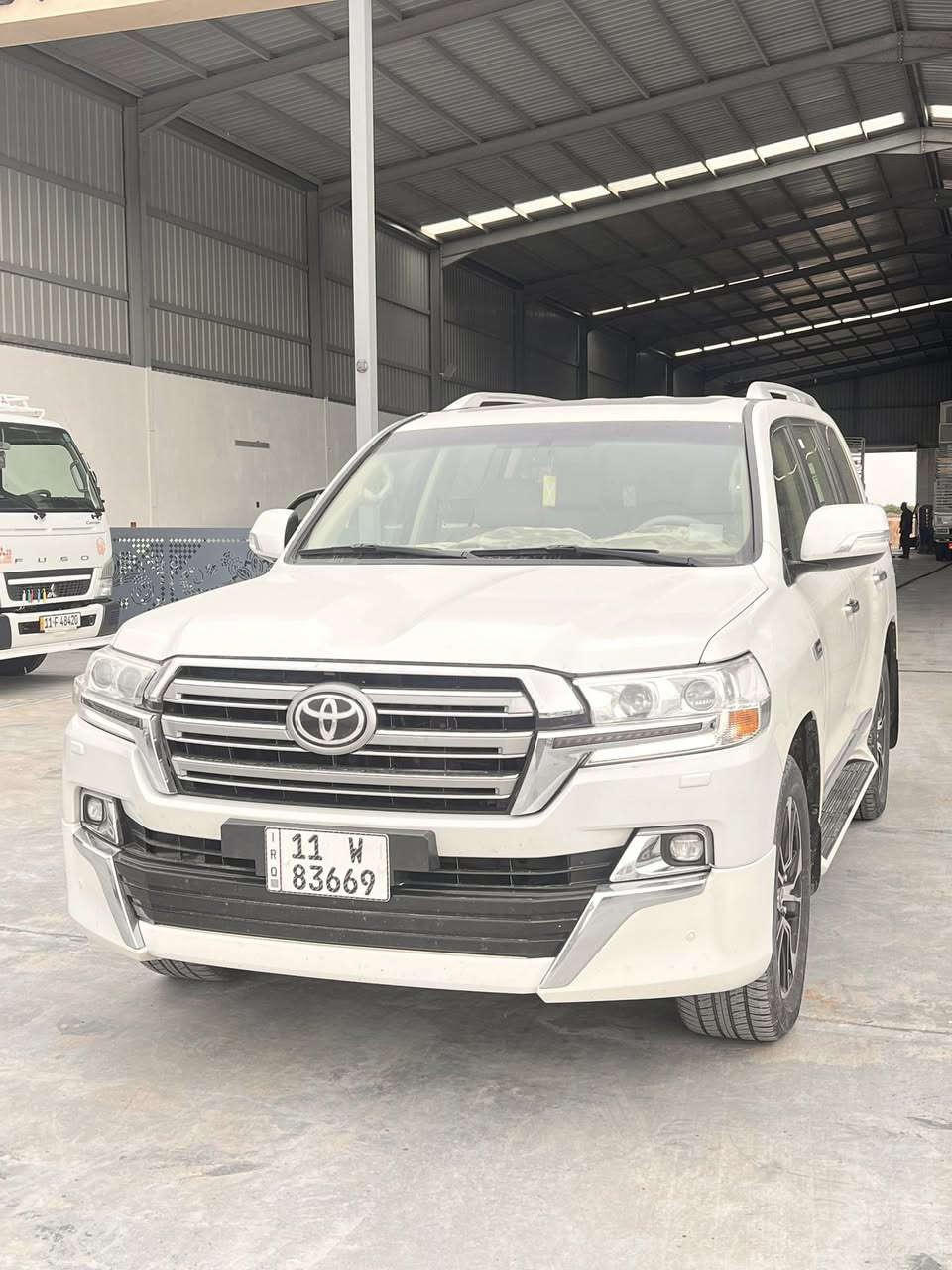 يالله السلام عليكم 
للبيع جكساره لاندكروز موديل 2016محدث 
السياره مكفوله كفاله عامه من اي شخط 
السياره تخبل بمعنى الكلمه كلشي مناقصها 
حساسات بصمه 
تحكمات استيرن 
محرك سته سلندر 
سبعه راكب 
السياره تخبل بل حقيقه 
سعر السياره 465وبيها مجال للاستفسار الاتصال على الرقم 
***********علي المعموري 
عنوان السياره ديالى ناحيه جديده الشط شركه فاضل خيري مقابيل مدخل حي الفرات
