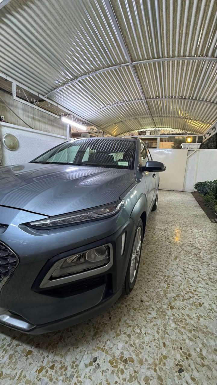 السلام عليكم 
كونا SEL PLUS 2021  
السيارة جديدة ماشية 6000 ميل حقيقي شرط فحص
شاشة اصلية
بصمة 
فتحة سقف
رادار 
تحديد مسار 
تدفئة كشنات 
كشنات مخمل 
دفع رباعي 
محرك 2000 دوش 

السعر 167 وبيها مجال للشراي
ملاحظة ‼️السيارة زيرو ونضيفه بشكل مو طبيعي بالنسبة لموديلها وتكدر تشوفها 

📍بغداد اليرموك 
***********
