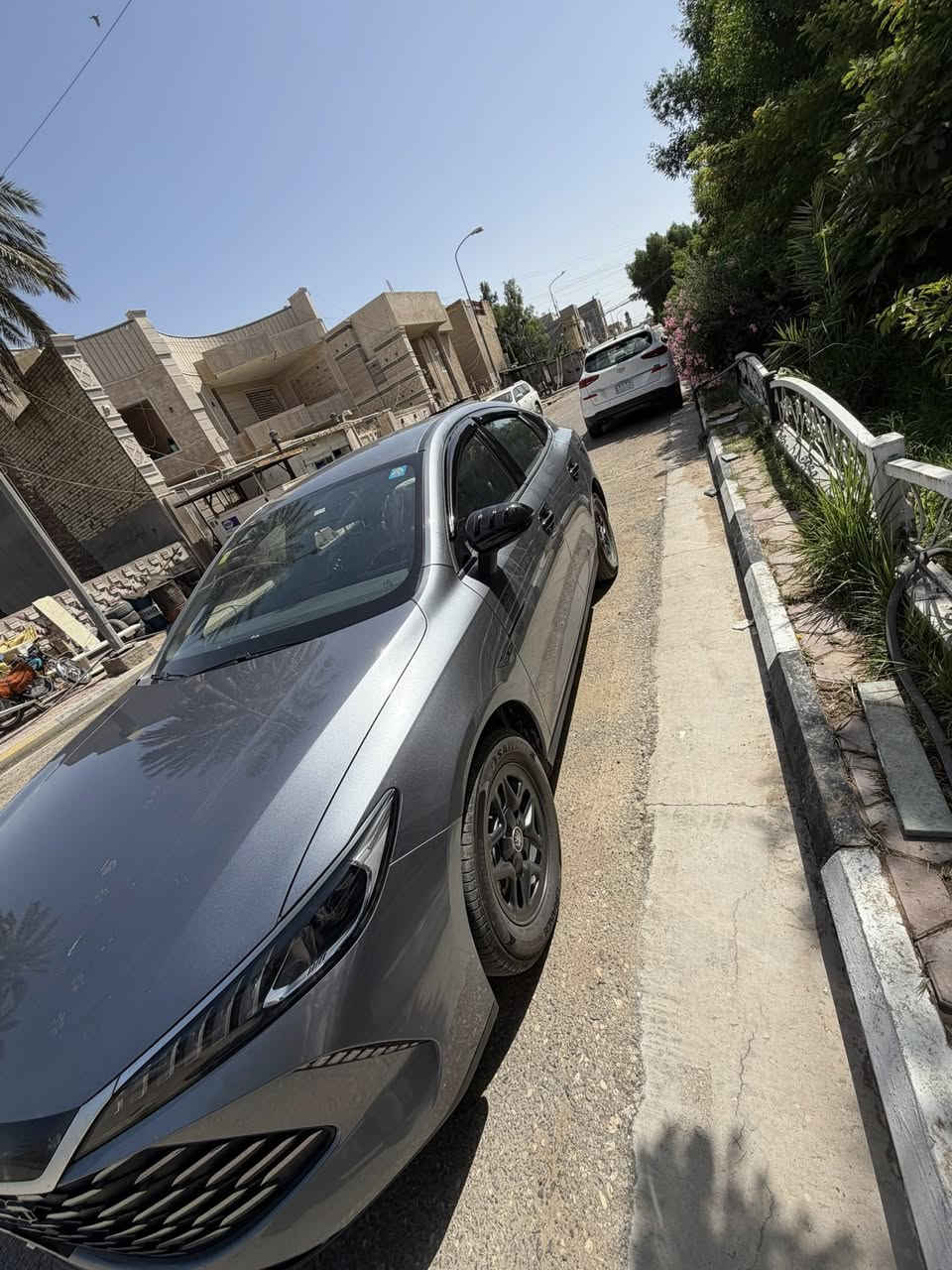 جن بلص 

موديل 2025

ماشية ١٦ الف 

بيها طختين خفيفات 

داخل زيتوني

رقم بغداد

موقع السيارة واسط 

اضافات ارضيات وسكوبات ولد امامي وبردات سياره جاهزة كلش 

السعر 18 مليون ومية 
***********
