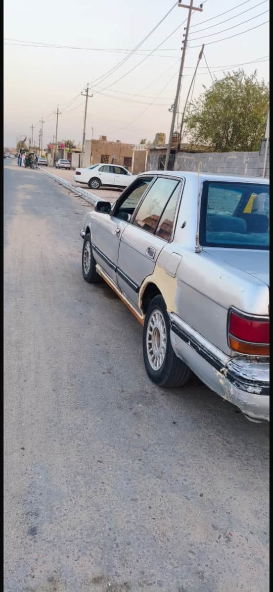 سيدان موديل ٩١ رقم انبار بسمي سنويته توه انتهت اصوليه يسره ابلاد لاكص ولا عيب شرعي سياره مكينته vvt2500
توه مسمكرينهن بيه ملاحضات وخياسات سوينهن مكنته حلو  والشري يجي ويشوفه سعرها ٣٠ $ وبيه مجال قليل مكانه بصره الزبير ***********
