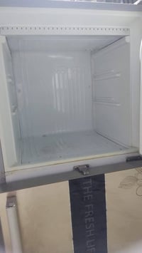 ثلاجه كبيره • جديده • ماتور مضروب
