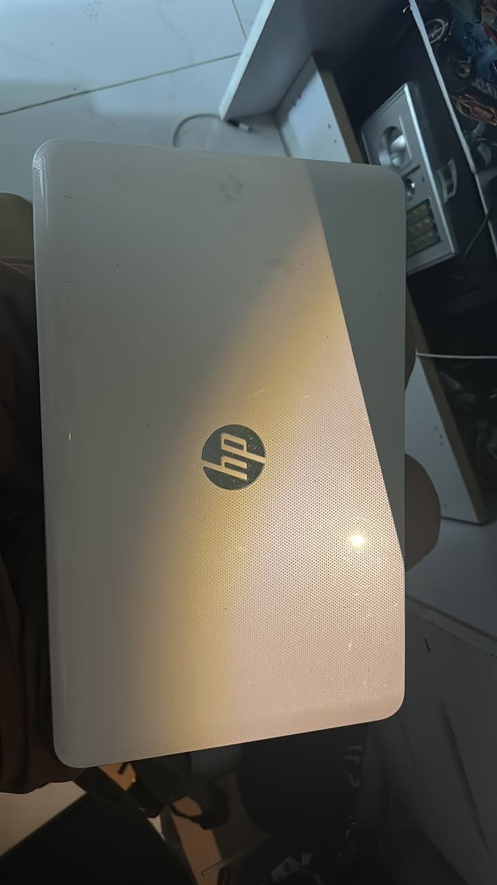 لابتوب للبيع كلشي شغال نا عدها بطاريه لازم تبديل 
معالج i7 جيل رابع 
رام 8 
هارد 320 hdd
كامل مكمل 
سعر 145 الف معا توصيل 
@الجميع


**إذا كنت صاحب هذا الإعلان وتريد حذفه لأي سبب، رجاءا أرسل رسالة إلى الدعم الفني**