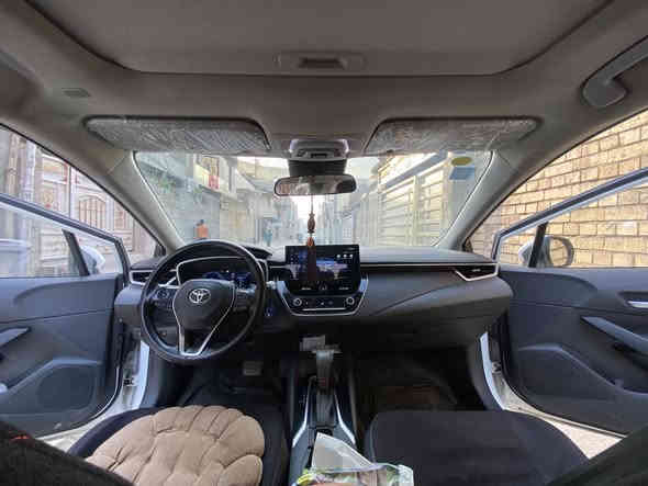 سلام عليكم 
كورلا للبيع 
موديل :٢٠٢٤
اللون :ابيض 
السياره فول مواصفات 
المواصفات 
سياقه ذاتيه 
تثبيت سرعه 
تحديد مسار 
فتحه 
كشن. كهرباء 
تبريد قطعتين 
لون الكشنات جوزي جلد 
مكينه :١٨٠٠ هايبرد 

ماشيه ٣٥٠٠٠
السياره بصمه 
شاشه كبيره 
ويل كب 
 السياره بيها حالوب 
وضربه على كد شبر في الجاملغ مصوره 
ما معدلات على وضيعته
المكان :بغداد البلديات 
الرقم :*********** 
السعر ١٤٠وبيها مجال
