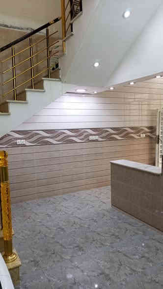 سلام عليكم دار للبيع مساحه 100مربع 10×10بناء حديث خدمات كامله قرب مدارس الثانويه وبتدائيه وروضه مكلف بنشر هاذ رقم ***********
