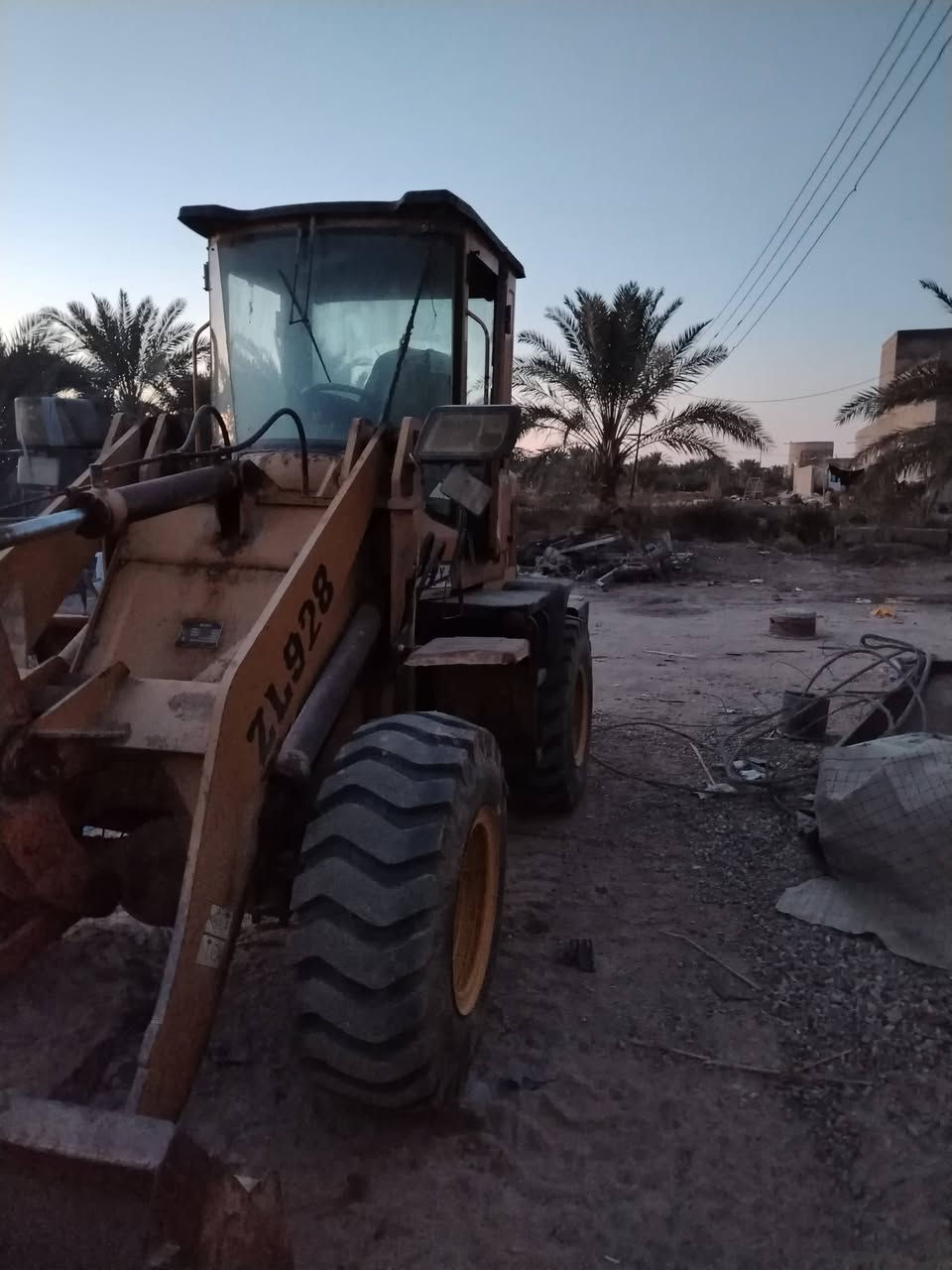 سلام عليكم بسب المواعيد الكاضبي  شفل صيني لبيع موديل 15 شخال مكينه توه مسويه تفصيل كثر تصل على الرقم ***********
