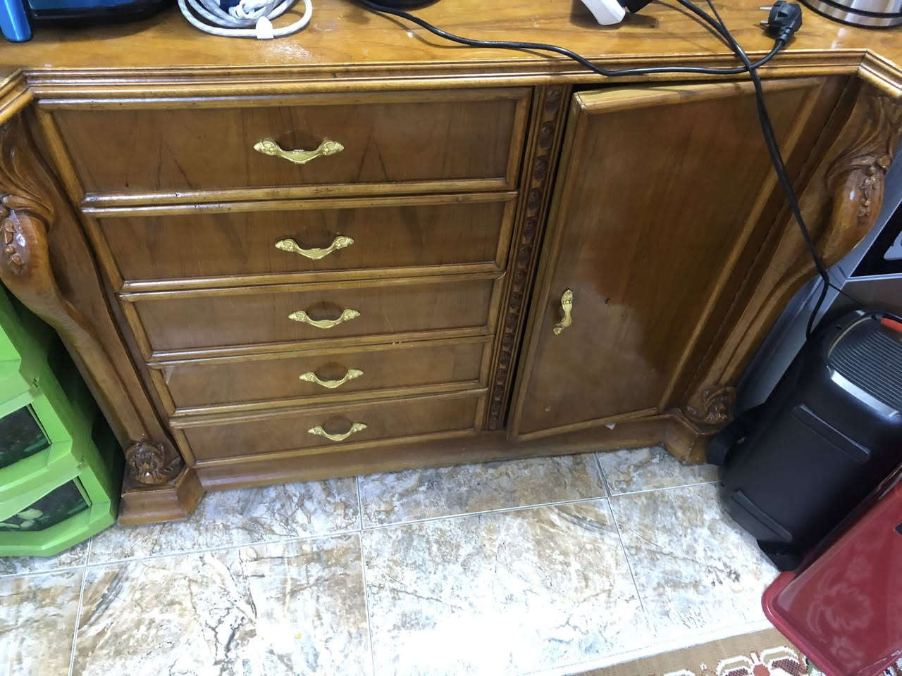 غرفه اخشاب دنك زان مصري خارج ٥ملم داخل ٤ملم صاج طبيعي غرفه نضيفه بمعنه الكلمه مكان حي العامل نقل عليه سعر مليونين وميه وبيع مجال بسيط 
***********
