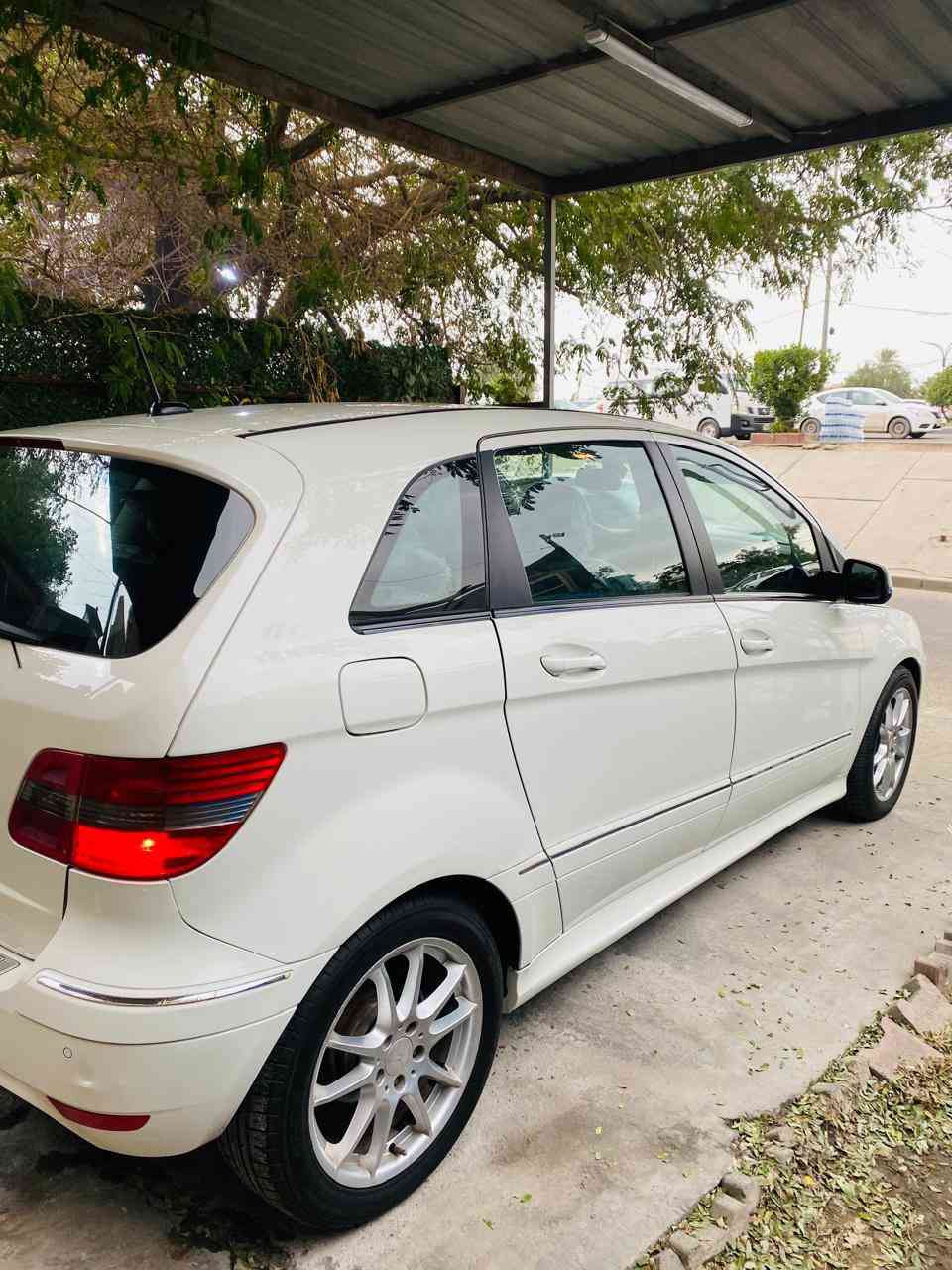 مارسيدس موديل 2011/خليجي 4سلندر كفاله عامه من كلشي جديده بمعنه  الكلمه مكاني بغداد البياع للاستفسار السعر 93 ورقه     ‭  ٠ ٧٨٧ ١٣٧ ٧٦٠١
