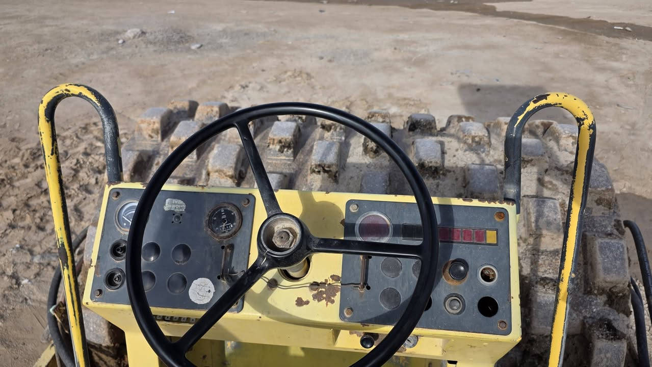 سلام عليكم ورحمة الله
حادله بوماك ٢١٣ كاردن رقم انبار الماني تحويل ثاني يوم موديل ٩١ المكينه على وضع الشركه بلاديه ما تصرف عليها لو الف السعر المطلوب ٣٨٠ ورقه وبيها مجال المكان الانبار الخالديه للأستفسار الاتصال على رقم صاحبها ( ***********) 
أبو محمد
