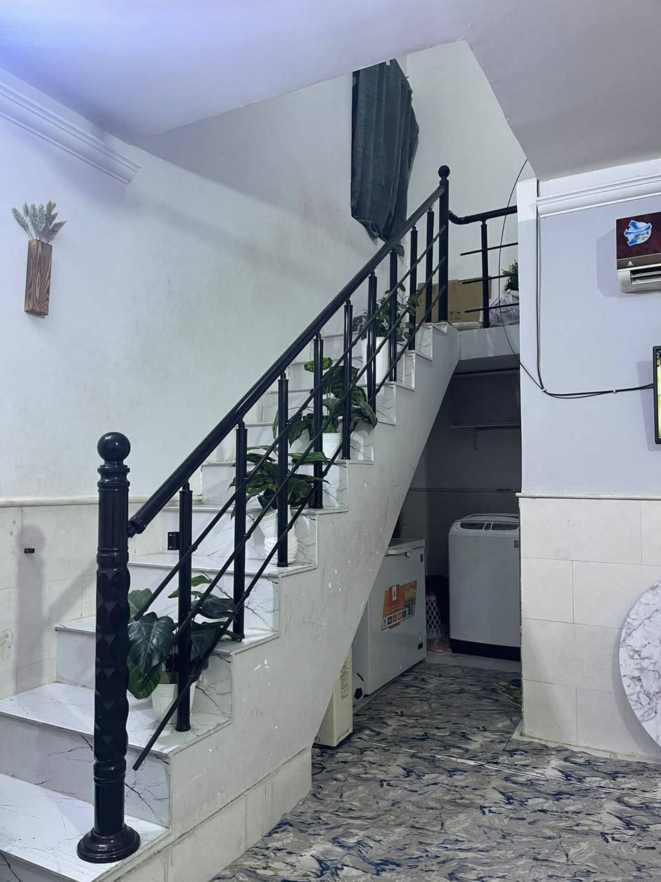 📢 اعلان 📢📢 اعلان 📢 
       👇               👇
⚜⚜ للبيع ⚜⚜ للبيع ⚜⚜
🏠 دار سكني  طابو زراعي ملك صرف  🏠 
📐 المساحة ١٥٠  متر📐 
🌍 الموقع / الحلة / حي الجزائر / خلف ملعب الإدارة المحليه 
🏤 يحتوي على 🌺 غرفه نوم  🌺 صالة 🌺 مطبخ 🌺 هول 🌺 مجمع صحيات  🌺 كراج 🌹حديقه 
📏 الواجهة ٧ ونصف متر  والنزال ٢٠ متر 
📷 صور البيت  مرفقة مع الاعلان 👇
 ❓للاستفسار ⚜  زيارة مكتب #انكيدو للعقارات والمقاولات في حي الجزائر مقابل مكبس التمور او 📞 الاتصال على هواتف المكتب 
☎️ *********** سيد وليد 
☎️ *********** سيد وليد 
☎️ *********** محمد الزبيدي 
⚜⚜⚜⚜⚜⚜⚜⚜⚜
