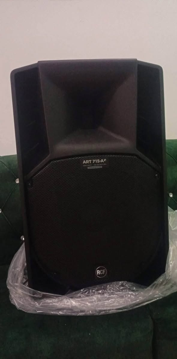 سلام عليكم سماعات كهربائي  كوبي مستخدمات استخدام قليل جداا
اي ستفسار اتصال ع رقم بكان البصره واتساب ***********
