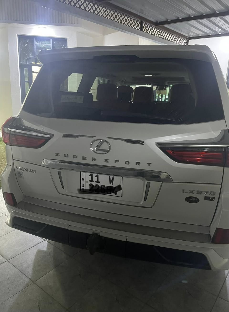 لكزز 570 LX  سوبر سبورت موديل 2017 لون ابيض رقم بغداد مميز كفالة عامة من الصبغ والحادث بحالة ممتازة جدا ماشية 185 الف  للبيع مستعجل السعر على الواتساب ***********
