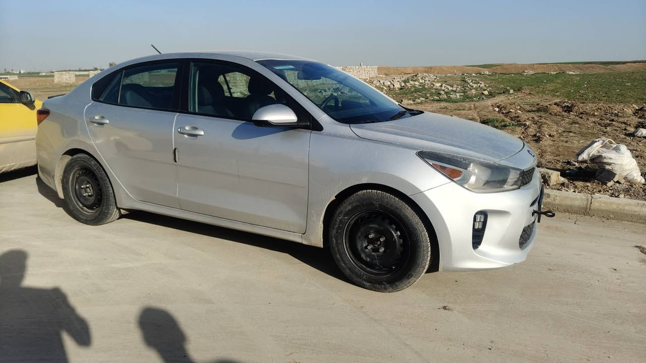 سلام عليكم اخوان كيا ريو موديل 2019 سياره احله من الصوره
السياره مكفوله عده كفله زغيره بحافت البوند كد شبر 
محرك 16
تخم جديد 
تخم توير جديد 
محرك وكير شرط 
تبريد تتفه كله شغال 
غرفه السياره جديده 
سياره ما يعوزها كلشي جاهزه 
العنوان موصل حي البكر 
السعر 118$وبي مجال 
الرقم ***********
الرقم ***********
