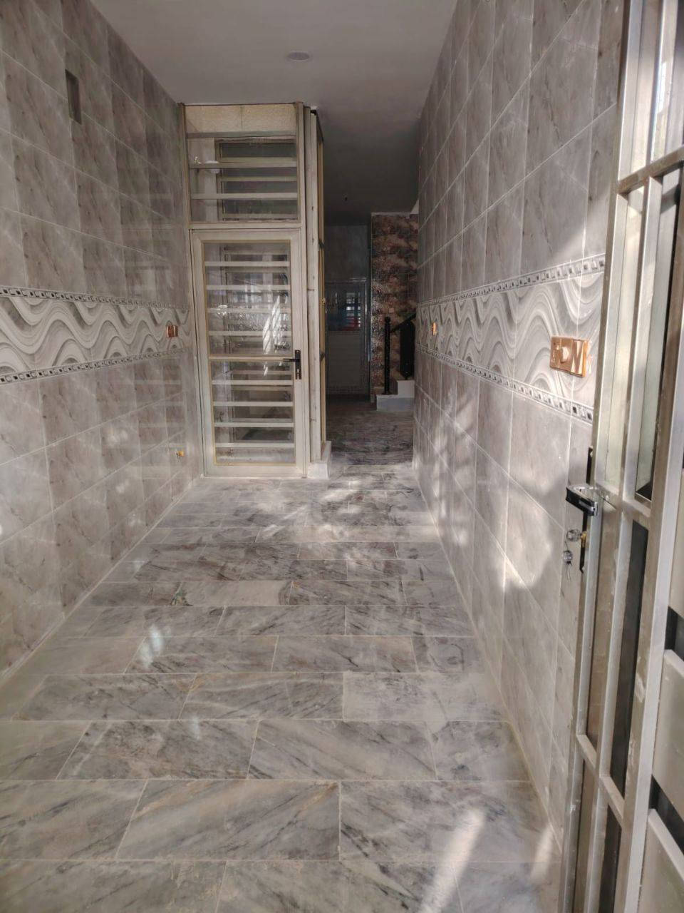 يتوفر بيت للبيع 🏠
الموقع الشعب شارع عدن📍
مساحة سند 106م الواجهة 5.5 النزال 20📄
⚫️مدخلين
⚫️خدمات خارجية للضيوف 
⚫️غرفة في الطابق الارضي
⚫️3 غرف في الطابق الثاني
⚫️تحتوي احدى الغرف على نظام السويت
⚫️توجد خدمات مستقلة في الطابق الثاني
⚫️عرض الشارع اكثر من 10 متر موقع مميز
⚫️بناء 2024 زيرو

للأستفسار ***********
