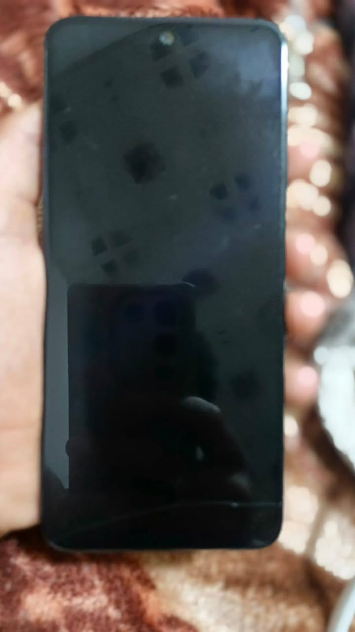 السلام  عليكم 
جهاز Poco M4 pro الجهاز نظيف مامفتوحة اي قطعة بالجهاز الشاشة اصلية وللامانة بيهه فطر جوة الشاشة حتة مو ماثر بالمس الكاميرا الامامية تصويرها ممتاز والكاميرا الخلفية كذالك تصويرها ممتاز ذاكرة الجهاز 256 جيجبايت رام 8 ملحقاتة شاحن اصلي  سعر الجهاز راح يكون 140 الف قابل للتفاوض رقم واتساب مو متوفر بل فيسبوك الرقم ***********
