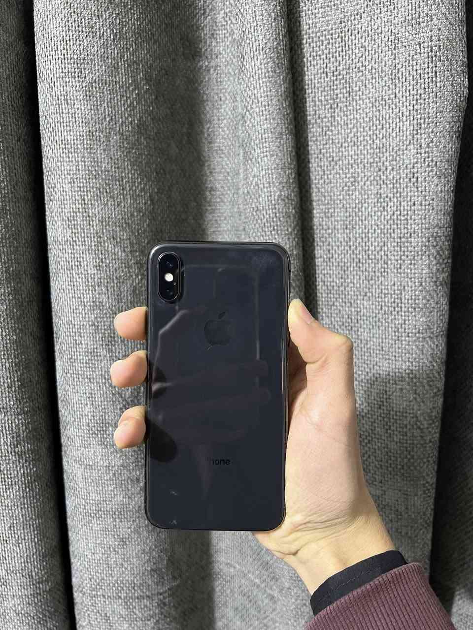 السلام عليكم
ايفون x عادي للبيع
ذاكره 256 
بطاريه 78 
الجهاز مبدل شاشة فقط و بيها شخط بسيط بالشاشة 
السعر 110 و بيه مجال حك الجية مع ملحقات
***********
