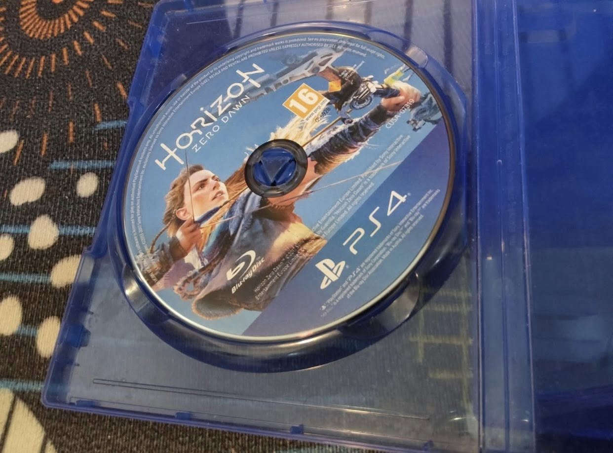 السلام عليكم أقراص بلي 4 للبيع كلمن وسعره المكان ناصريه حي اور خلف المجلس البلدي
رقم ***********
