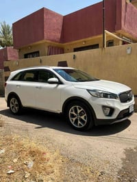 سورنتو ٢٠١٧  سياره فول عدا الفتحه   كشنات تئدفاء تبريد   سبعه راكب   ت...