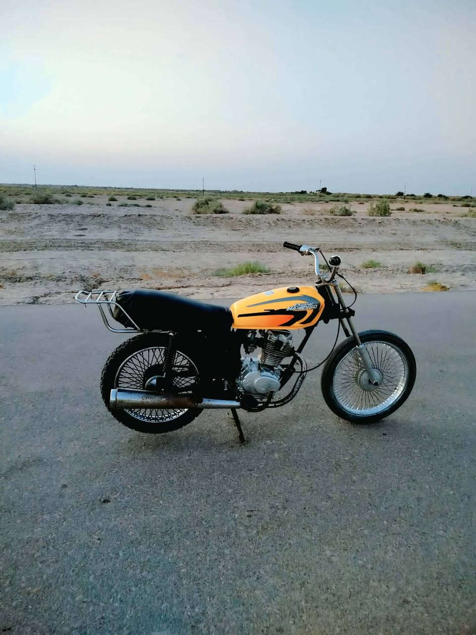 للبيع ارشا  موديل 18 أوراق اصولي   ومكينه 21 نامه متياز  دراجه مفتوحه  بستم  سعر 400 وبيه مجال شراي يتصل عل رقم ***********
