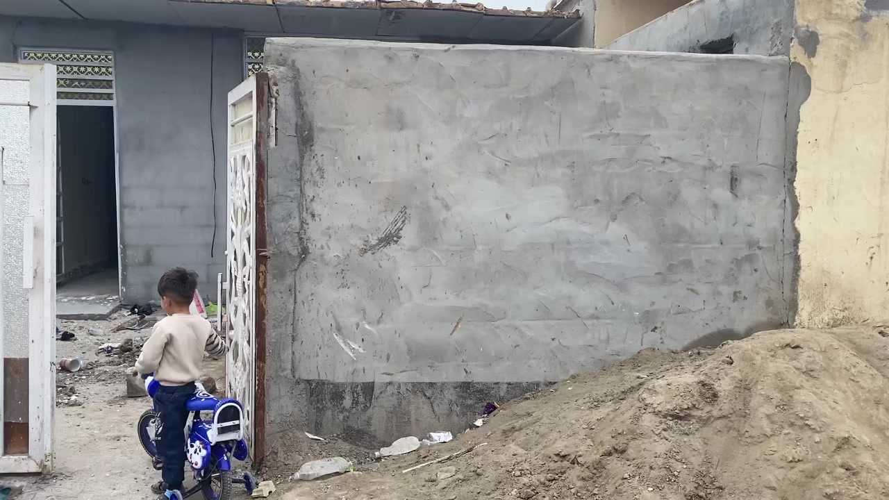 بيت زراعي المكان حي الشرطه المساحة 125 البيت كامل مجاري مي كهربأء السعر 20 وبي مجال لطيبين رقم لل اتصال ***********
