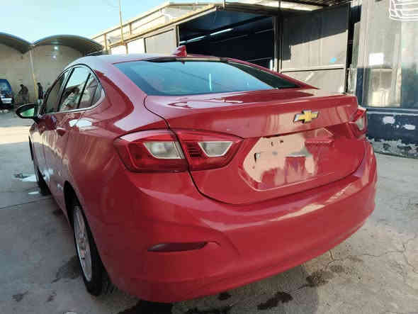 شوفرليت كروز. 2016 
محرك مبدل جديد كير سليم صبغ عام مكفول اللغد والشواصي وتكم محرك 1400تيربو شاشة عطلات وشاشة كبيرة صوندة التبريد مزروفة وطاير الغاز من بدلت المحرك السيارة شرط التحويل رقم بغداد بأسمي السعر 73 وبيها مجال بسيط جدا 
***********1 حلة
