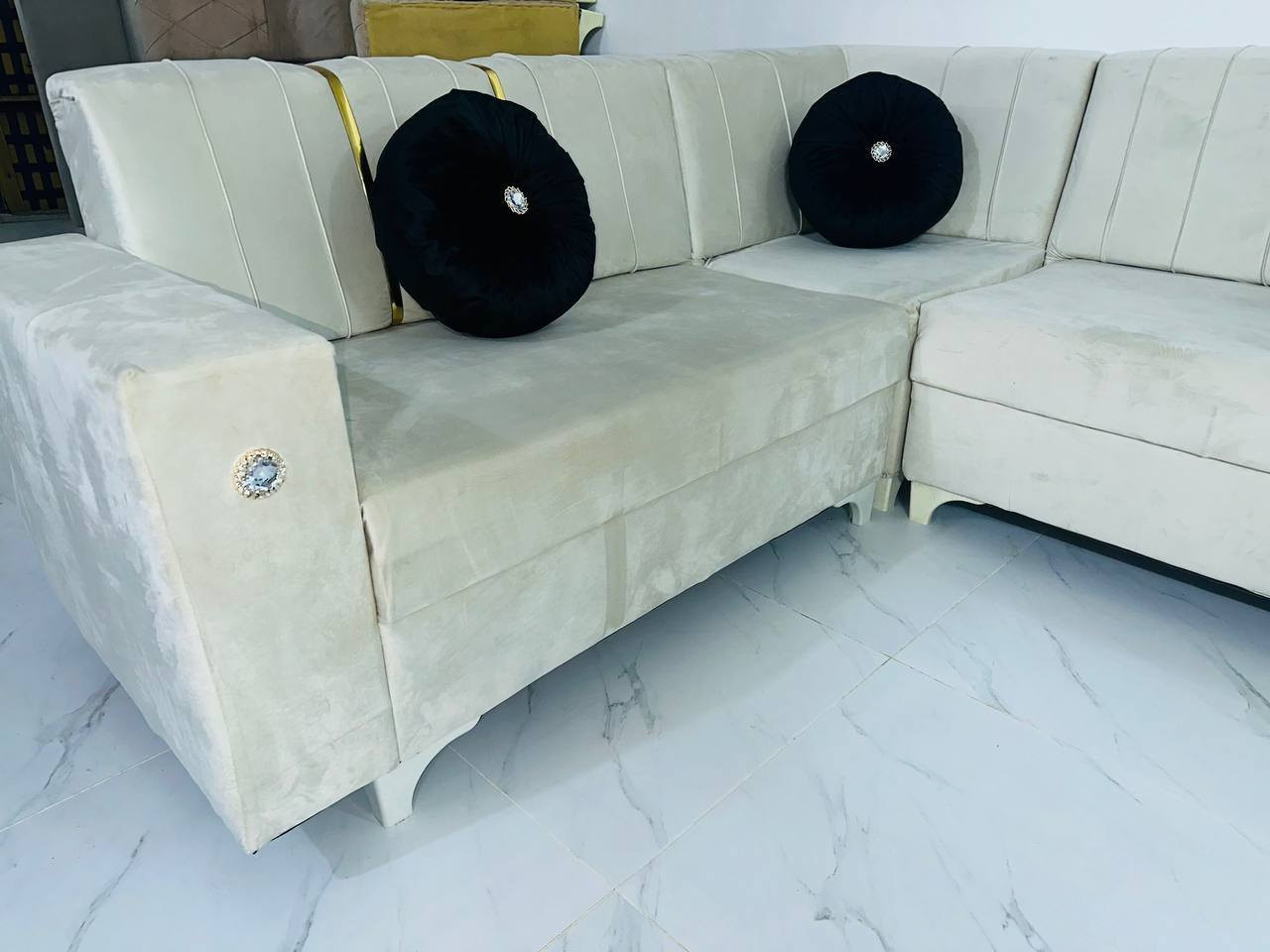 قنفه مستعمل 9 نفرات مغلف 
السعر: 175 الف  بيه مجال
الخشب ولاسفنج كلش زين درجه اوله
عنوان اربيل مامزاوه
يوجد عندنه توصيل في اربيل و موصل فقط
للتواصل ***********/***********
الرقمين عليهم واتساب
