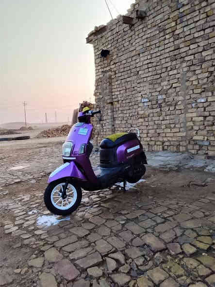 سلام عليكم بوليسي نوزل البيع مكان عماره  سعر 650 رقم الهاتف ***********
