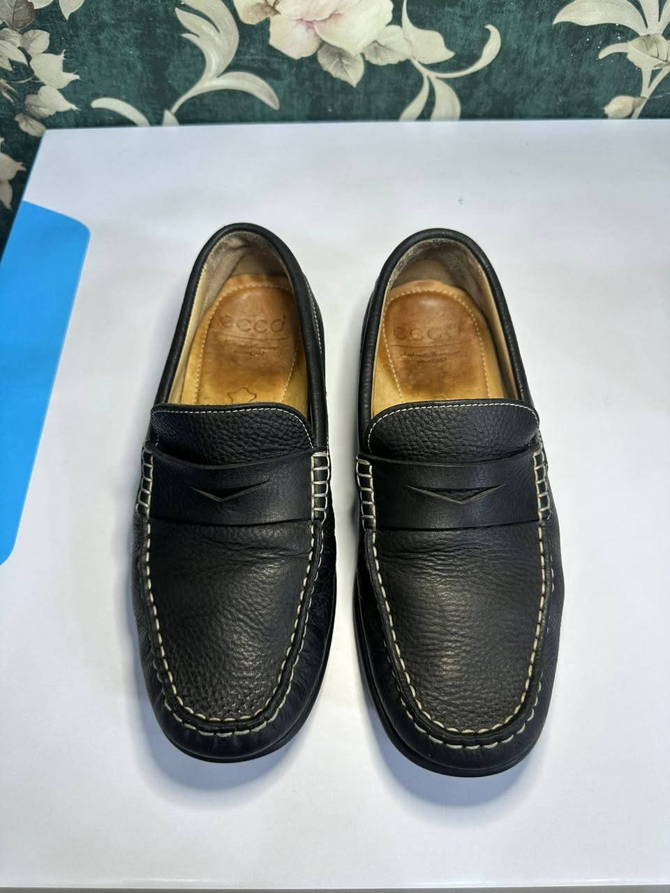 Ecco 
قياس 40 
السعر 20


**إذا كنت صاحب هذا الإعلان وتريد حذفه لأي سبب، رجاءا أرسل رسالة إلى الدعم الفني**