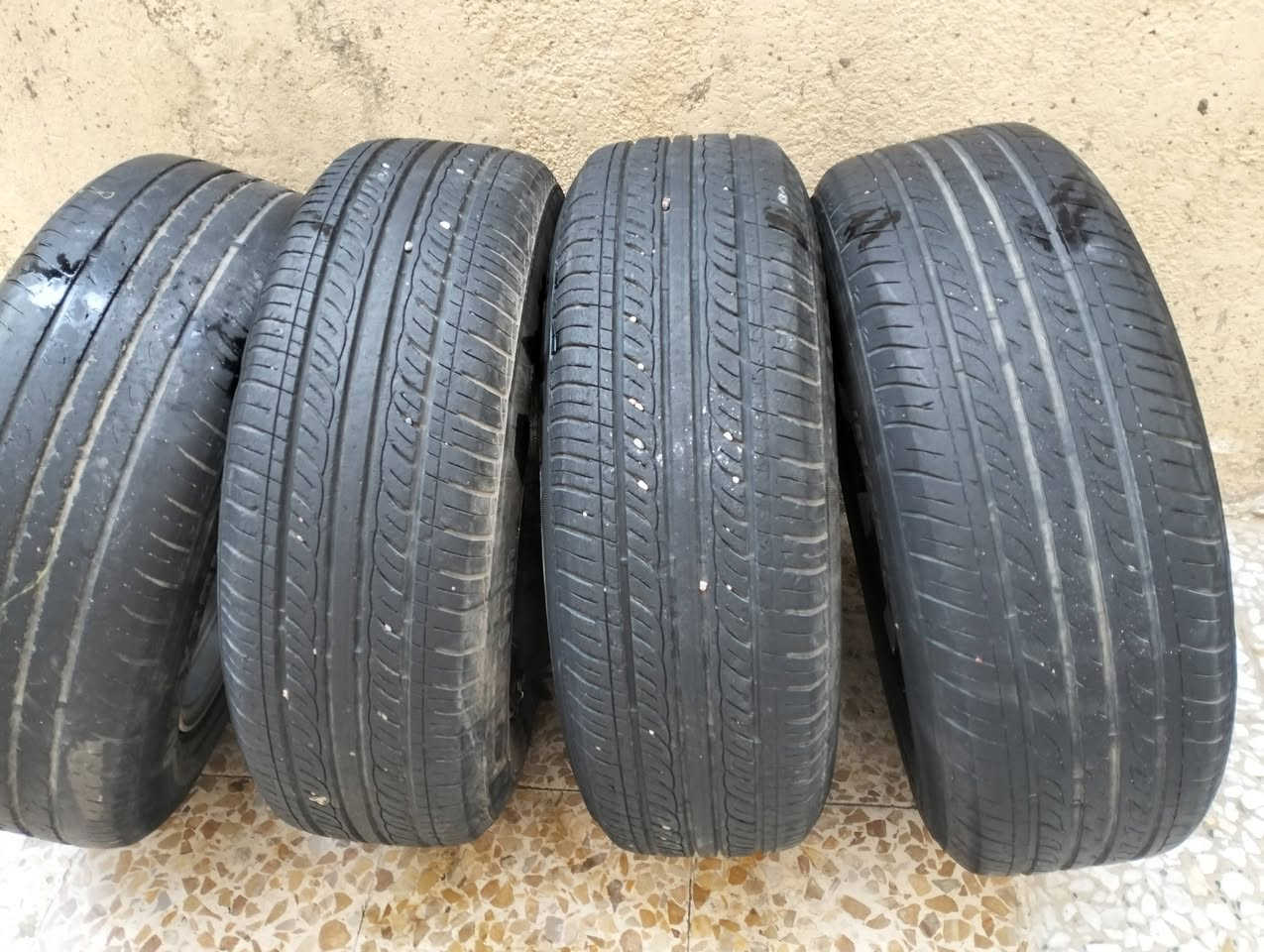 ويل كب معه تايرات للبيع حجم 14 يرهم اي سياره  شرط لا عواج ولا كسر تايرات انضاف بس وحده اشويه ممسوحه مكان موصل الايسر استفسار أكثر الاتصال ***********
