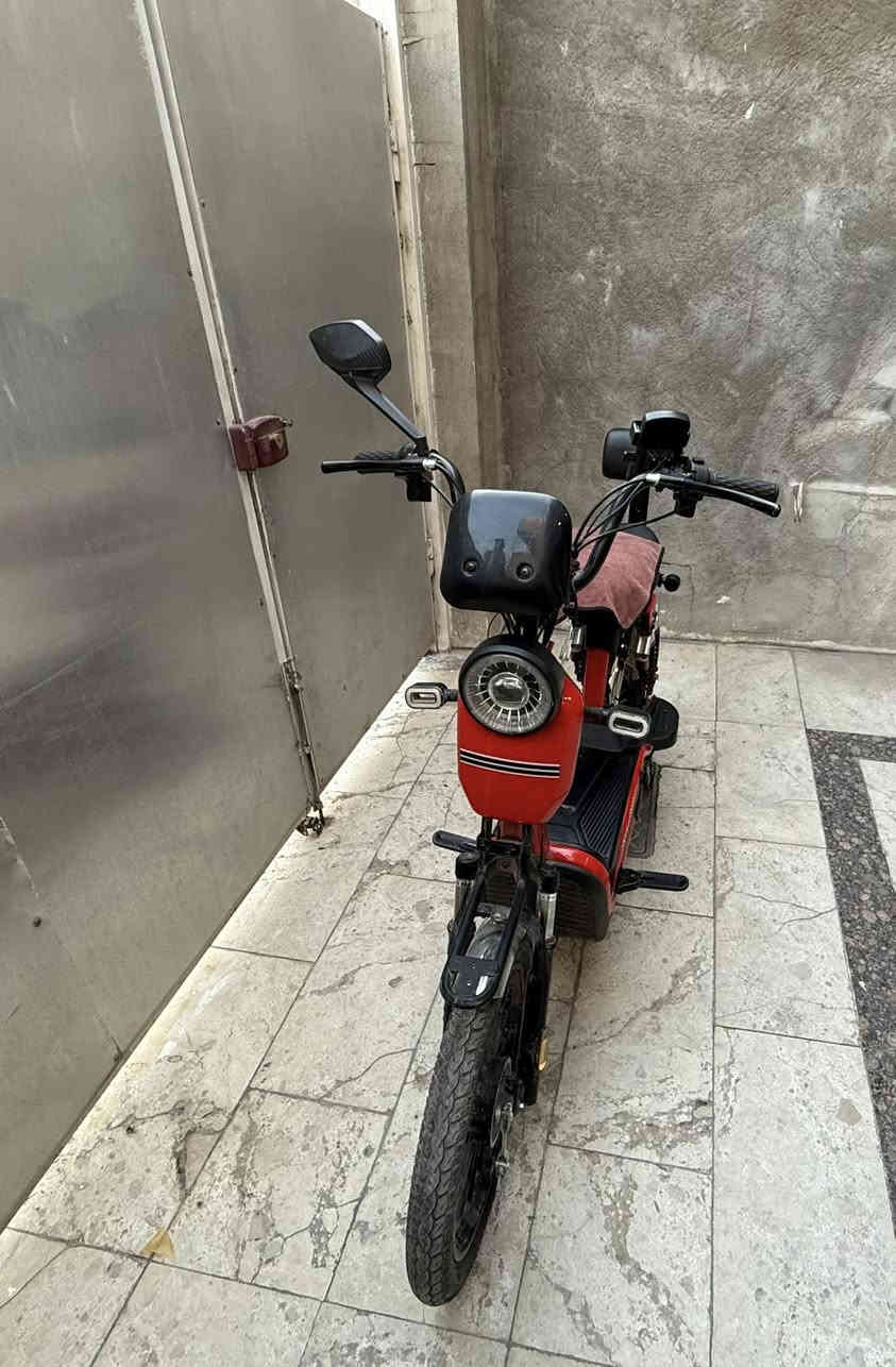 السلام عليكم دراجة شحن للبيع 5بطاريات كبار دراجة نضيفة مابيهة اي نقص ماعد سلة موجودة بس اني مشادهة السعر 350 وبيهة مجال مكاني بغداد شارع فلسطين 
***********
